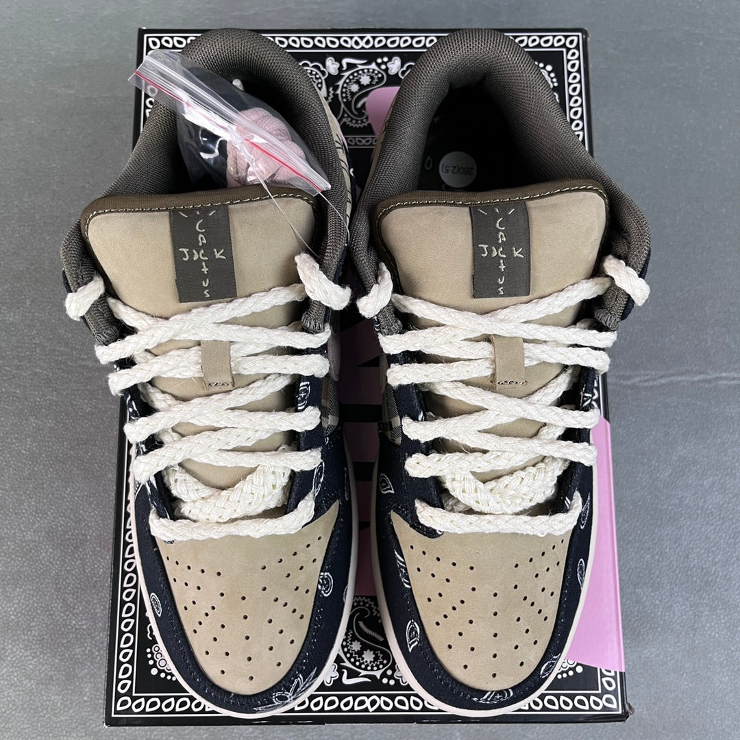 Nike SB Dunk Low Cactus Jack x Travis Scott