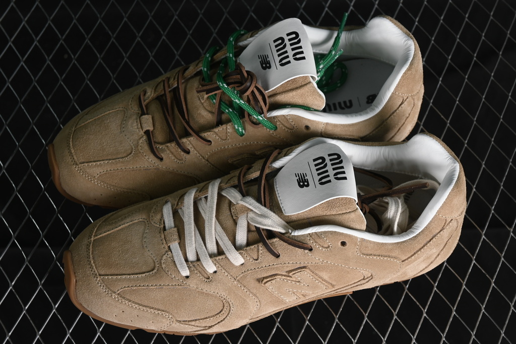 New balance 530 x miumiu ecru pronta entrega