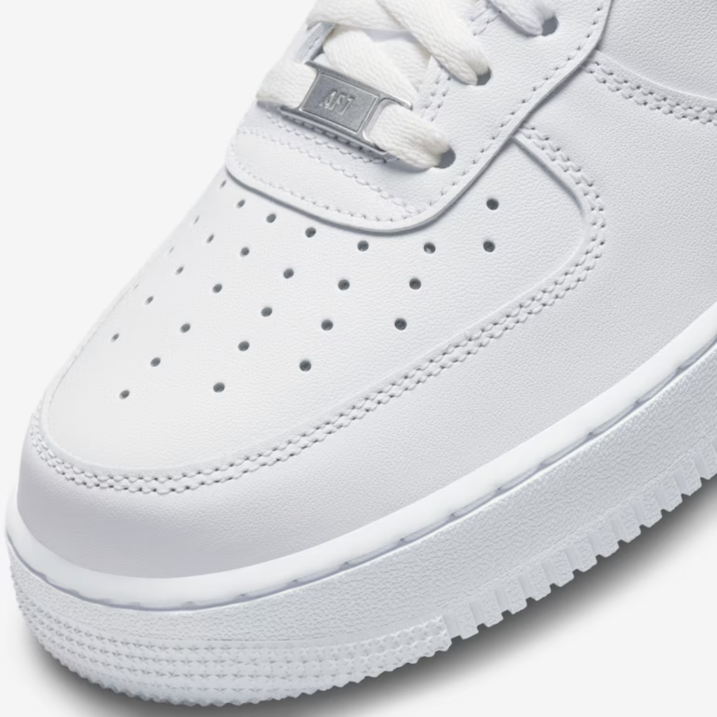 Tênis Nike Air Force 1 Low '07 Triple White Masculino