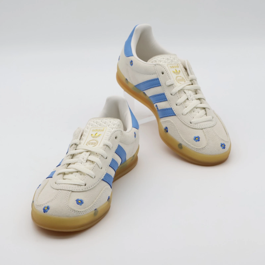 Gazelle beige ligh blue floral