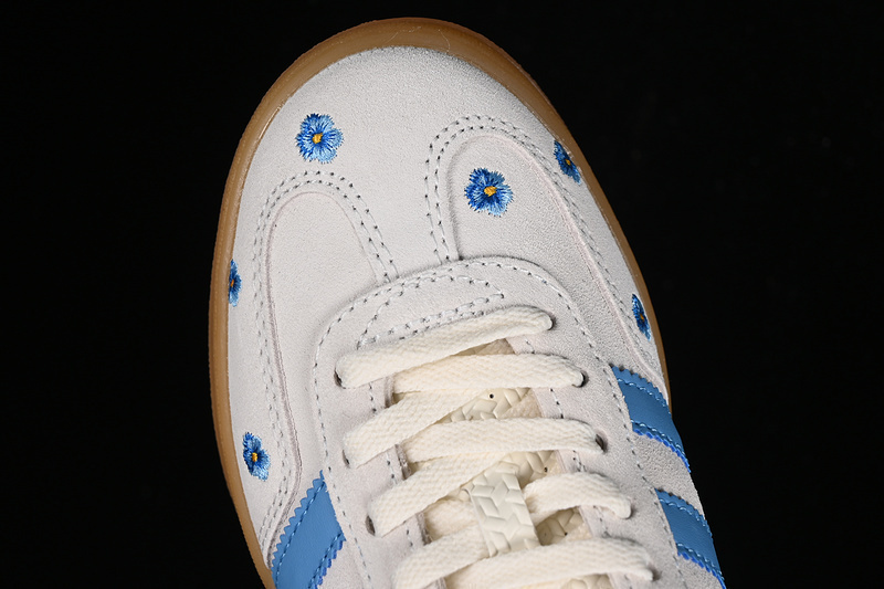 Gazelle beige ligh blue floral