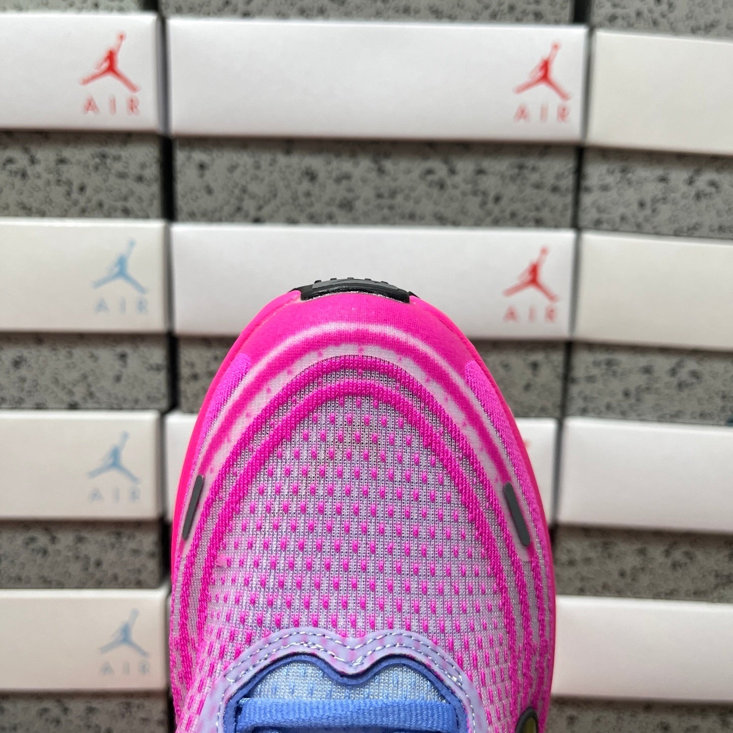 Air Zoom Vomero Plus Royal Pulse Fire Pink pronta entrega