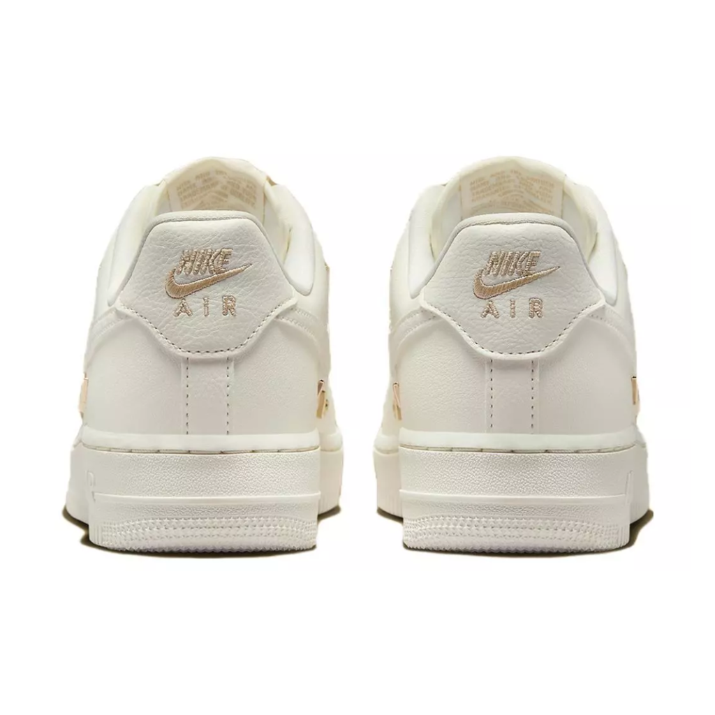 Tênis Nike Air Force 1 '07 LX Feminino Dourado